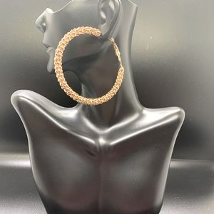 Gold mesh hook earrings. NWT